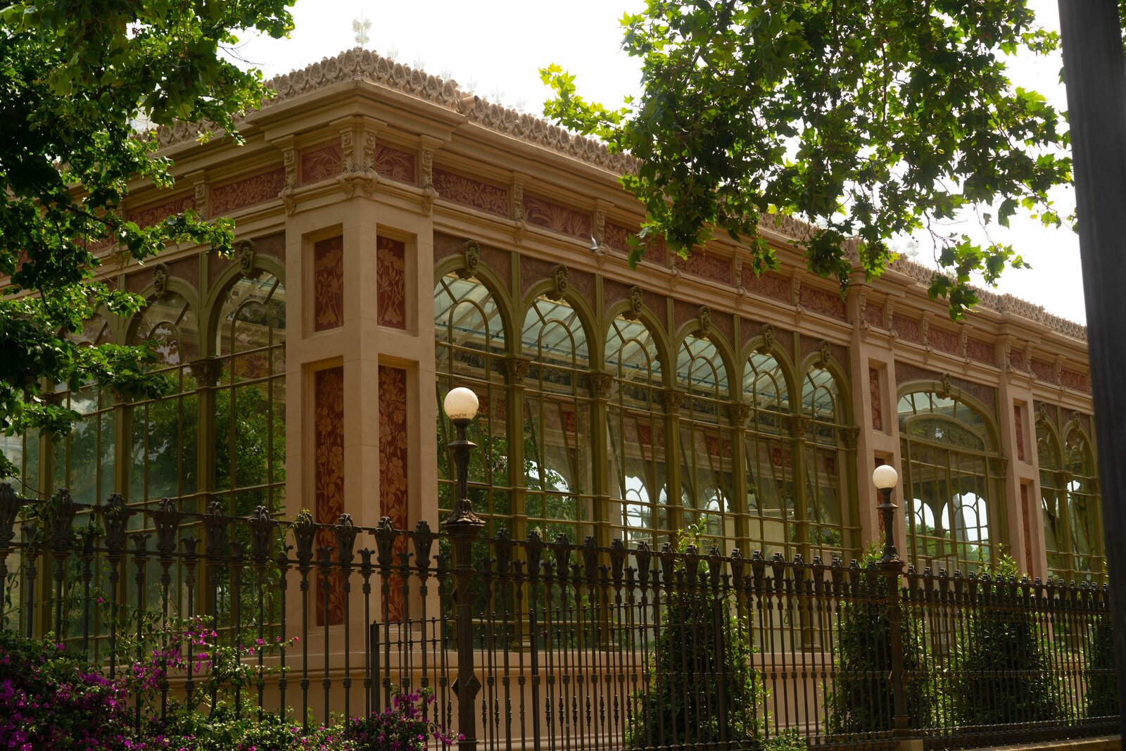 Wrought-iron Umbraculo at Ciutadella Park