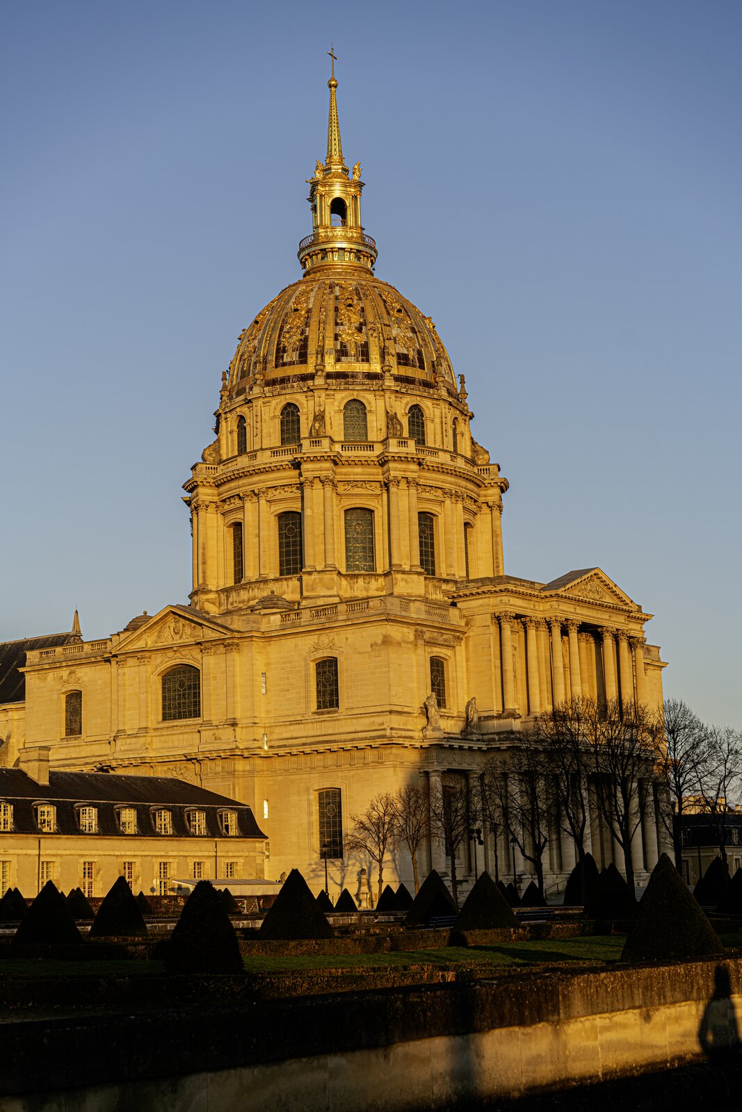 Les Invalides, golden dome at dusk