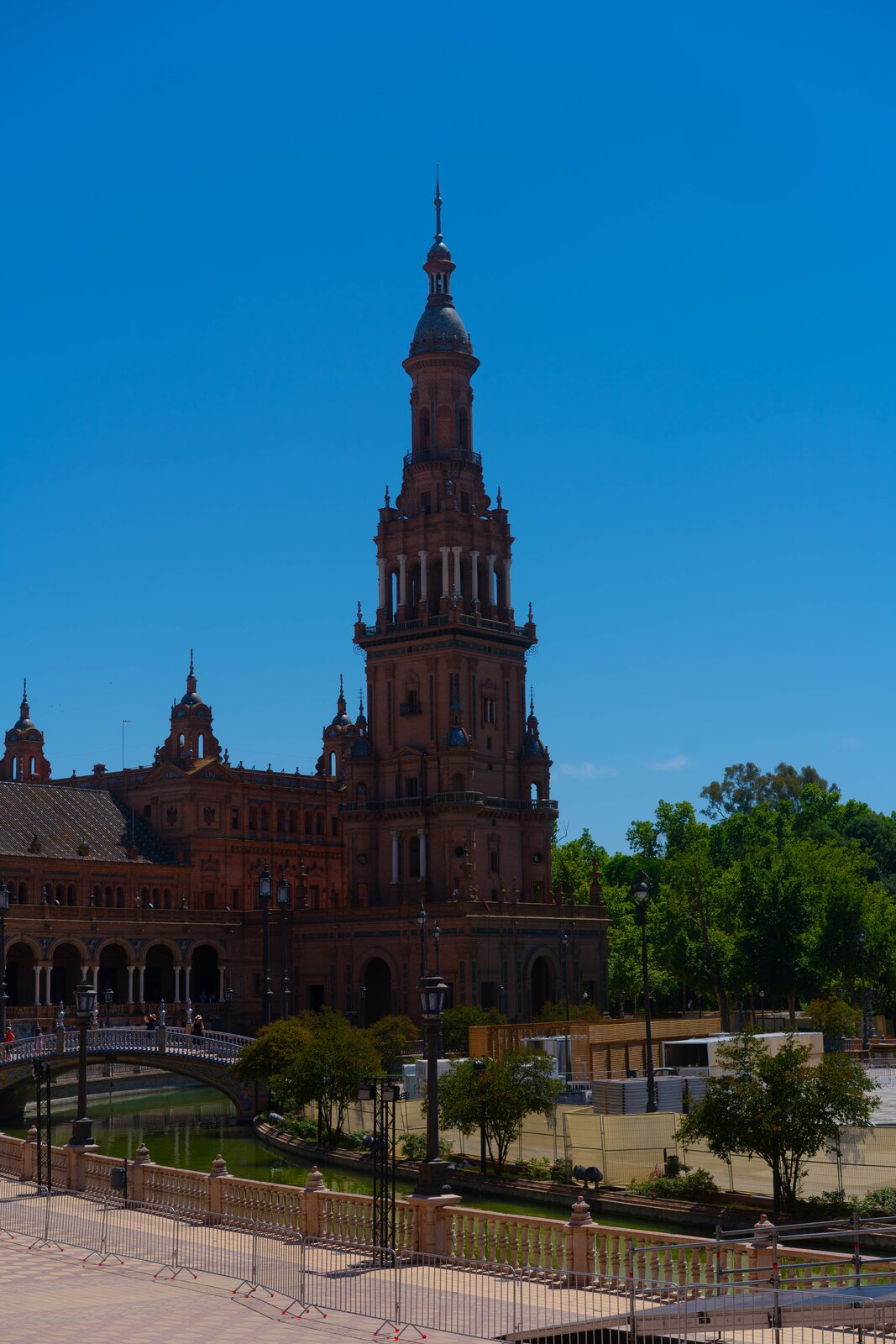 The south tower at Plaza de España